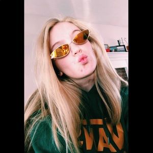 Meet your Posher, Grace